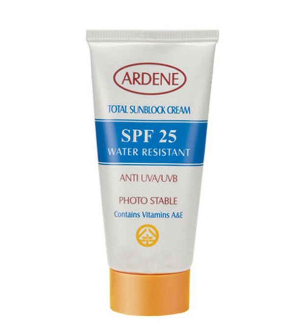 کرم ضد آفتاب بی رنگ آردن با SPF25 مناسب پوست نرمال و خشک حجم 50 میلی لیتر
