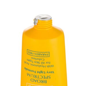 کرم ضد آفتاب بی رنگ سینره با SPF60 برای پوست نرمال تا خشک حجم 50 میلی لیتر