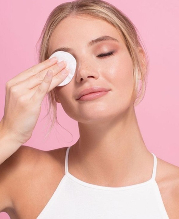 چگونه آرایش را به‌طور کامل پاک کنیم